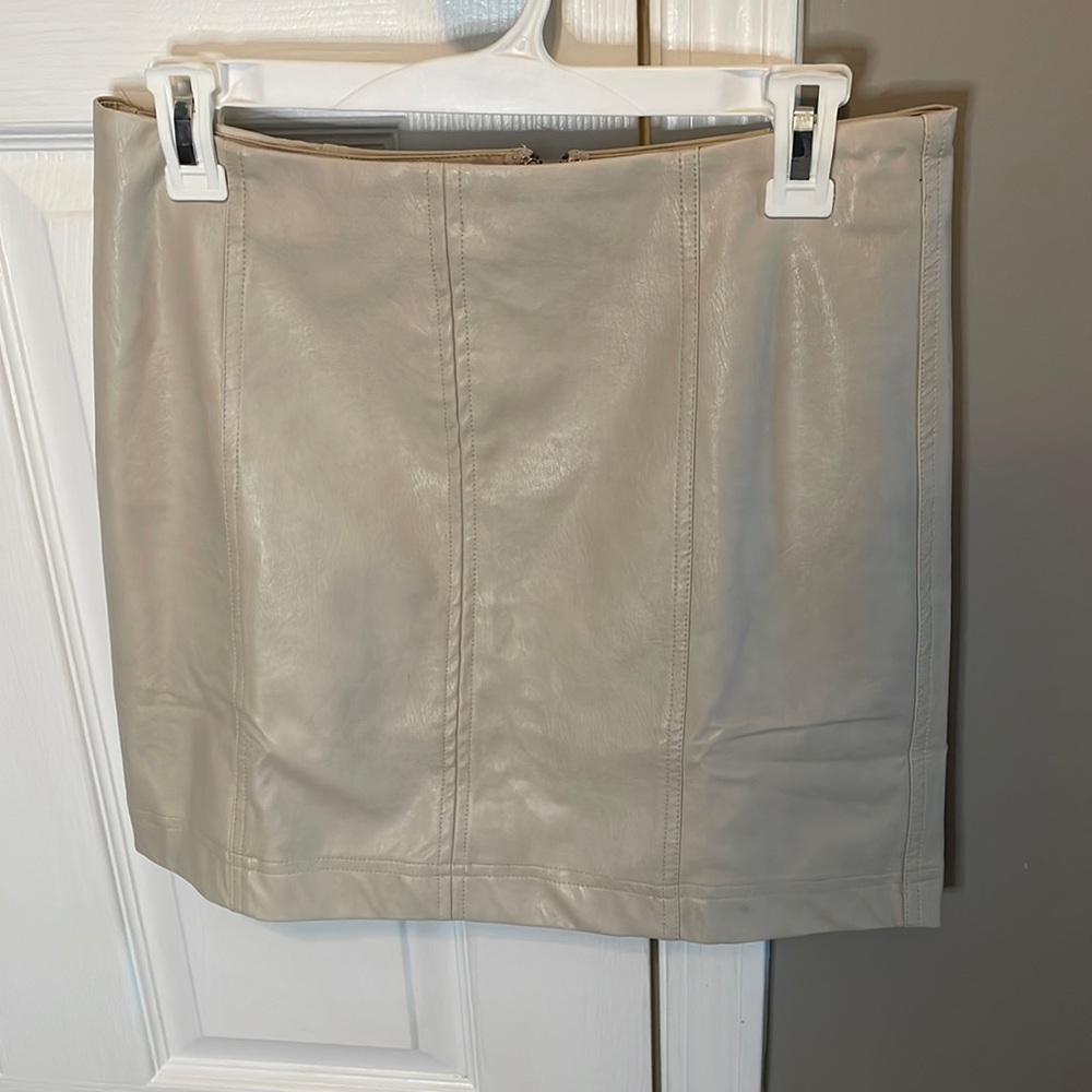 Pink Lily Brand tan fully lined vegan leather skirt. Size large NWOT